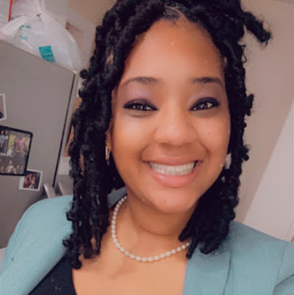 Meet your Posher, Shantina